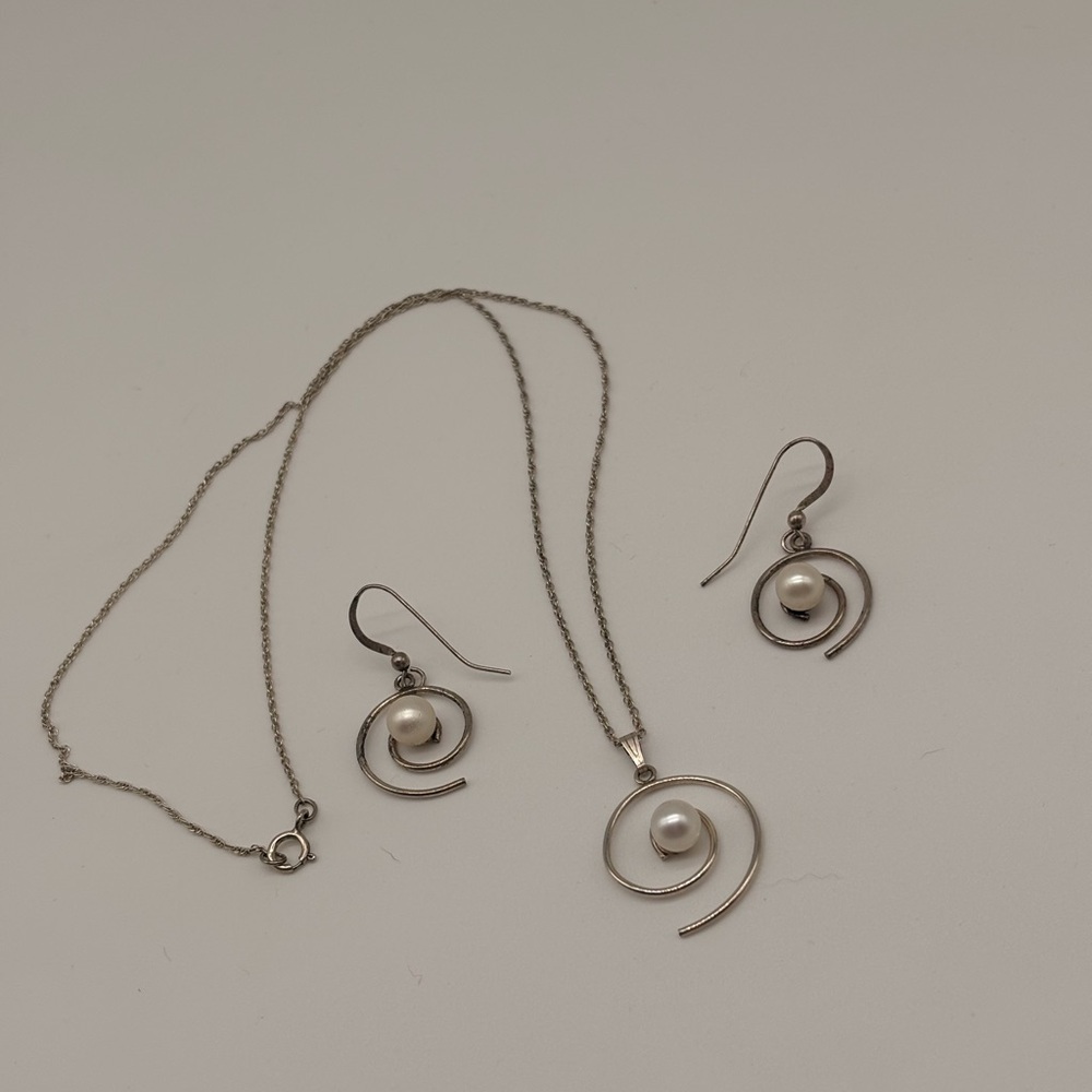 Sterling Silver and Pearl Jewelry Set
